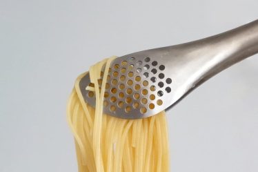 Pegador de macarrão: como escolher o modelo ideal?